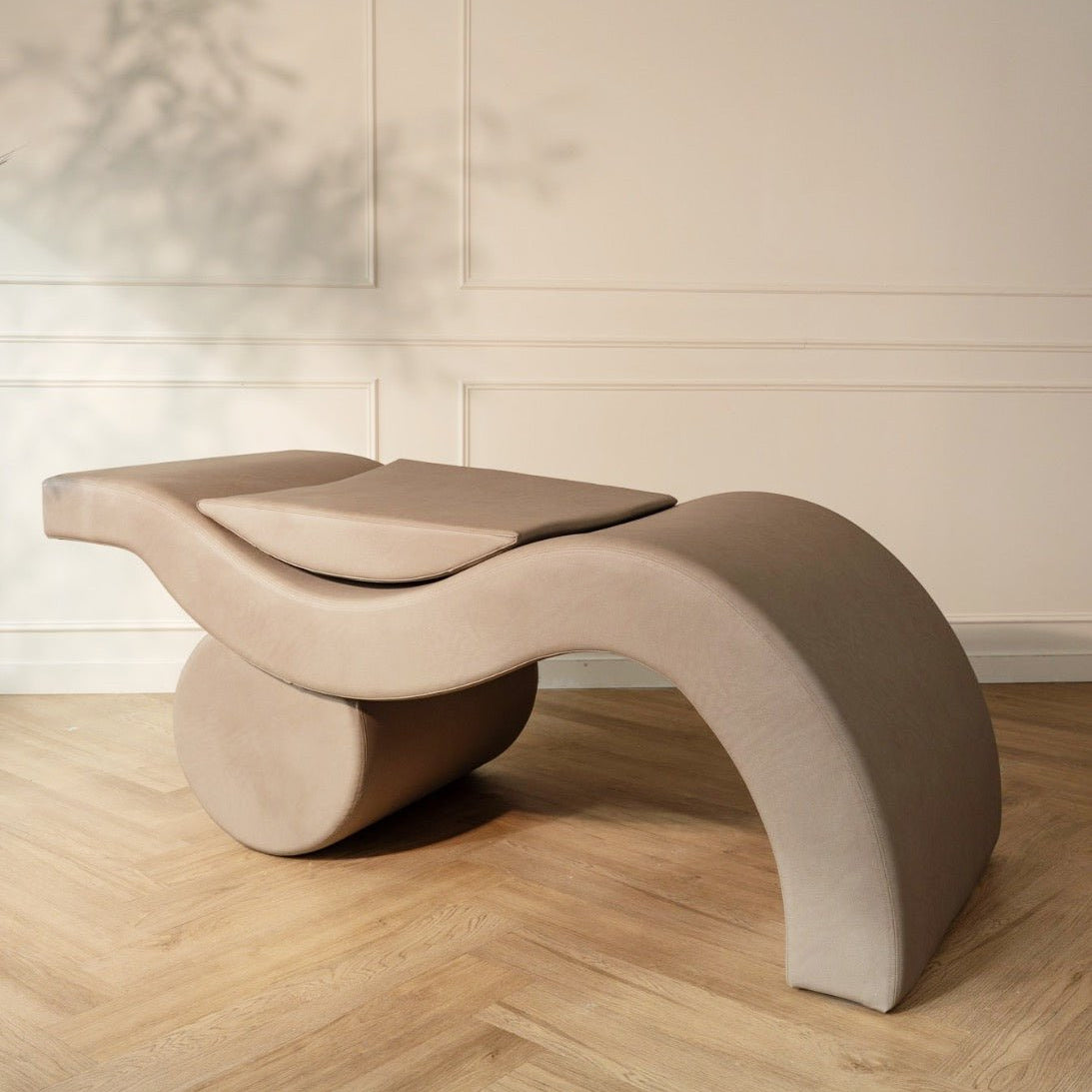 Curve Adjust Conversion Pillow - Plush + Oak (start)