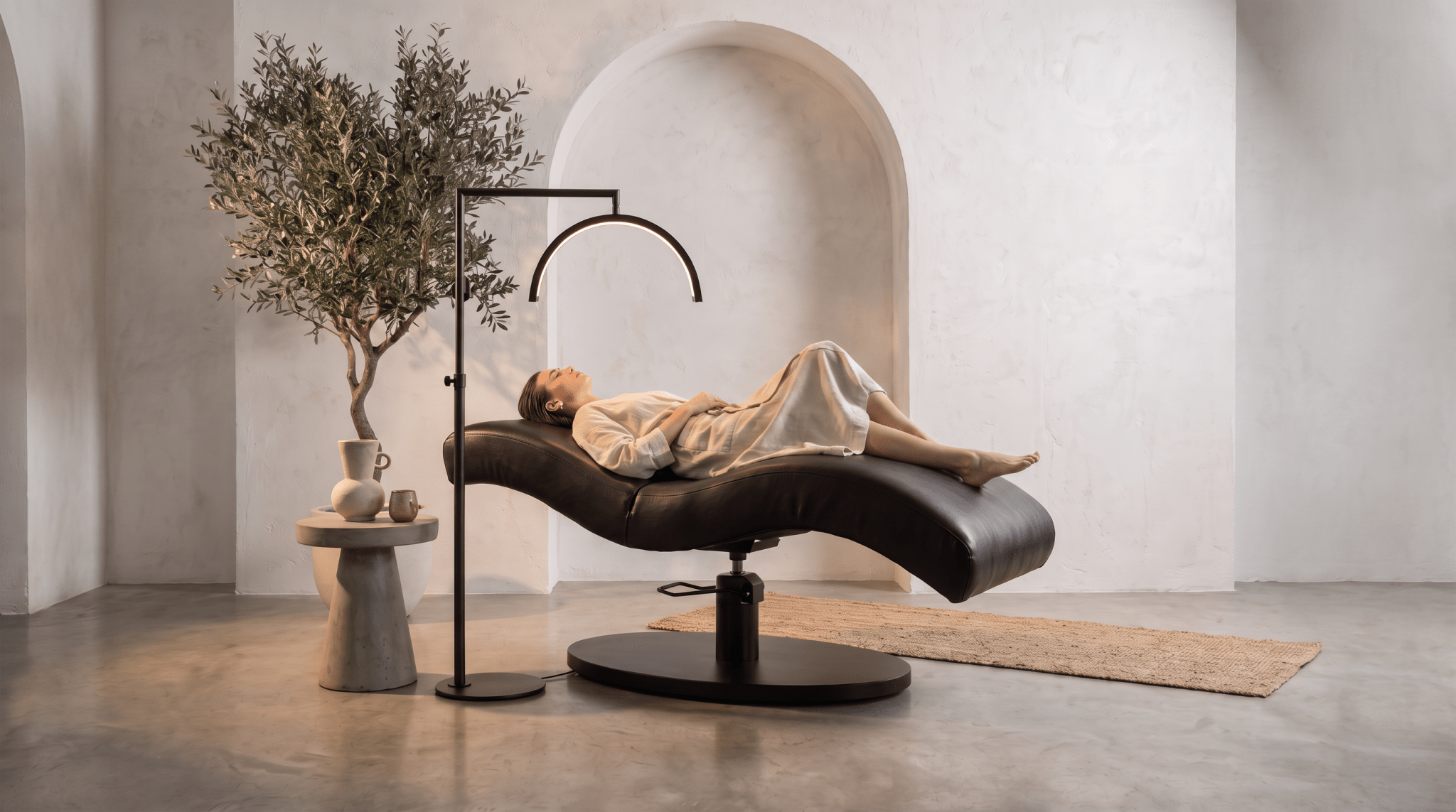 Vera Sleek 360® Curved Beauty Bed with Swivel (Matte Black) - Plush + Oak